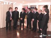 学校毕业聚会变成了性爱聚会