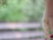 美女主动上门为我们服务