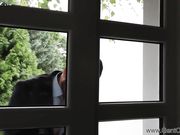 美女主动上门为我们服务