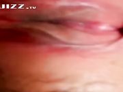 最近很火的技校自慰女在教室里发骚扭屁股抠逼