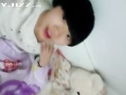 国产小萝莉自慰视频流出 没想到年龄小还挺会玩