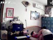 家庭实况360监控拍老公想要了 不停挑逗媳妇 两个乳房吧唧吧唧轮流吸