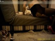 上门服务的小姐穿着丝袜高跟制服 兴致大起