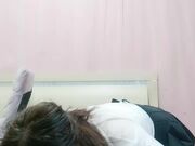 麻花辫白皙美乳眼镜妹子3P淫乱 按头插嘴骑乘边操边口交