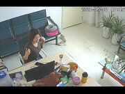 黑客破解摄像头 公司女财务和经理经常趁着没人在办公室沙发和椅子上偷情