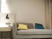 重金约炮苗条长腿女神沙发上骑乘抬腿侧入