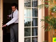 家中失窃妈妈找来侦探到家青少年约瑟琳竟然被操了