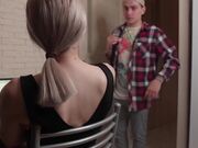 极品身材黑色旗袍长腿女孩主动给男友摸口交后入小逼逼超诱惑