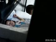 邻居夫妻喜欢晚上开灯做爱 却不知道被人拍下全过程