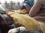 瘦小可爱的妹子