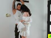 淫荡青少年伊芙琳不止一个洞洞可以处理公鸡