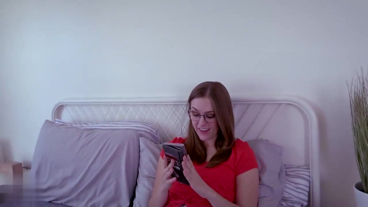 极品身材人妖拿鸡巴又撸又舔后入前插一顿操