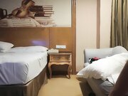 重金忽悠足浴小姐姐享受良家的肉体身姿曼妙