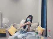 重金约18岁外围学生妹兼职极品少女胴体诱人