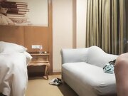 高价约极品甜美小姐姐揉穴扶屁股操的啊啊叫