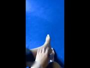 推特大神为证明自己原创把一起出差的白嫩美足小表妹给办了灌她酒迷糊中强上