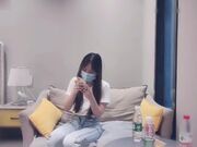 天真高中生被诱骗到酒店爆草