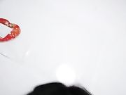 让主播先用瓶子插逼然后再啪啪