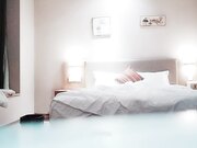 00后短发小萝莉，身材苗条人瘦胸大黑丝啪啪