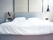 约操网红脸美腿小姐姐开档黑丝翘起美臀舔屌01