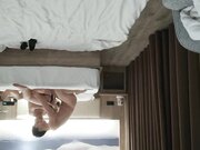 单男约操小夫妻3P过来先吃点东西再开操前后夹击