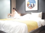约个肉感十足小骚货性感肉丝口活一流主动骑乘