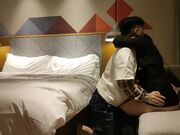 约黑靴包臀裙轻熟女现金支付揉穴爆插小嘴骑乘