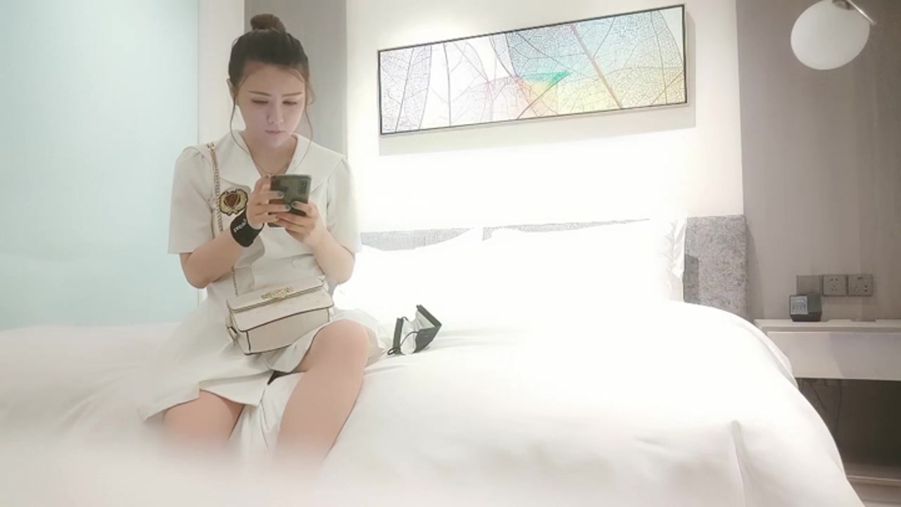 约丸子头美少妇美乳长腿黑丝情趣观音坐莲后入