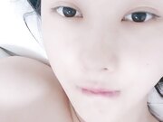 170CM美妞无毛肥穴房间全裸自摸近距离视角看