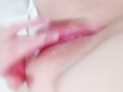 19岁美妞爆乳一线天粉穴掏出大奶揉捏02