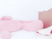 小情侣妹子年纪不大木耳粉嫩操完男的帮妹子