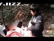 大屌农民工和卖淫女在山上野战 小姐发现有老头在偷窥破口大骂