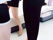 良家少妇探花和两个少妇麻将桌啪啪后入01