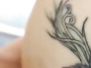 美乳网红大奶美女在客厅穿着太暴露被姐夫强上