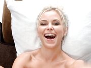 洛拉布朗德在淋浴时被大个子发现手淫