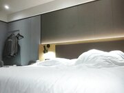 19岁小姐姐一对纯天然大胸必须好评青春胴体