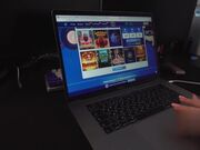 女生玩腻线上游戏 要在床上干