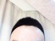 小少妇坐在椅子上让大哥抠逼玩喷水口交01