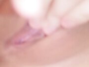 少女自摸大奶揉捏小穴呻吟交环