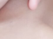 『糯米姬』近距离展示小穴好粉嫩随便舔都可以