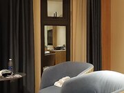 五星级酒店猛男骚逼的激情碰撞淫乱一夜销魂