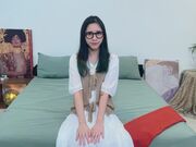 极品气质白虎粉穴女孩Amy 皮肤好的原因就是用精液敷脸 上