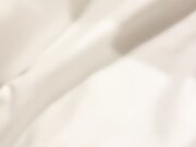 纯欲系天花板美少女 脱掉内裤无毛骚穴 掰开小穴超紧致 抓起大屌舔弄