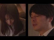 我最终与我的中年性骚扰老板同住一个房间1