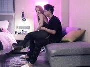 性感粉色长裙少妇啪啪连体开档丝袜舔弄口交