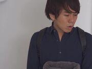 看到女友的姐姐洗完澡穿着毫无防备的文胸 我就控制不住自己的勃起1