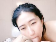 顶级尤物 眼镜美御姐 大屌炮友操肥臀 舌头舔屌一脸淫骚 主动骑乘位操出白浆