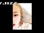 颜值不错的舞蹈系萌妹子主播年龄不大站立一字马扣逼秀床上劈腿诱惑