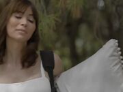 人妖和可爱姐妹去野外露营碰到帅哥直接忍不住玩起妖逼屌3P大战插着菊花在深喉