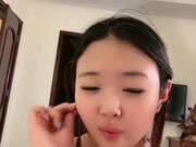 黑丝女仆露脸姐妹花情趣诱惑让小哥玩双飞 享受骚逼的口活服务玩弄姐姐的奶子